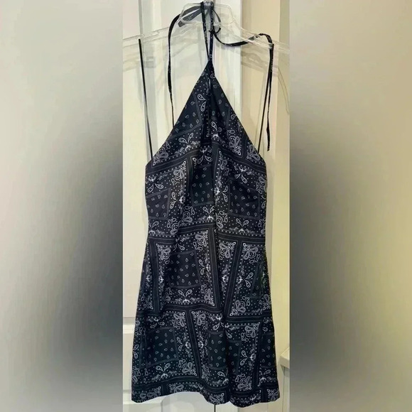 NWT $68 Elodie Black White Bandana Print Halter Neck Mini Dress size medium m - Picture 2 of 11